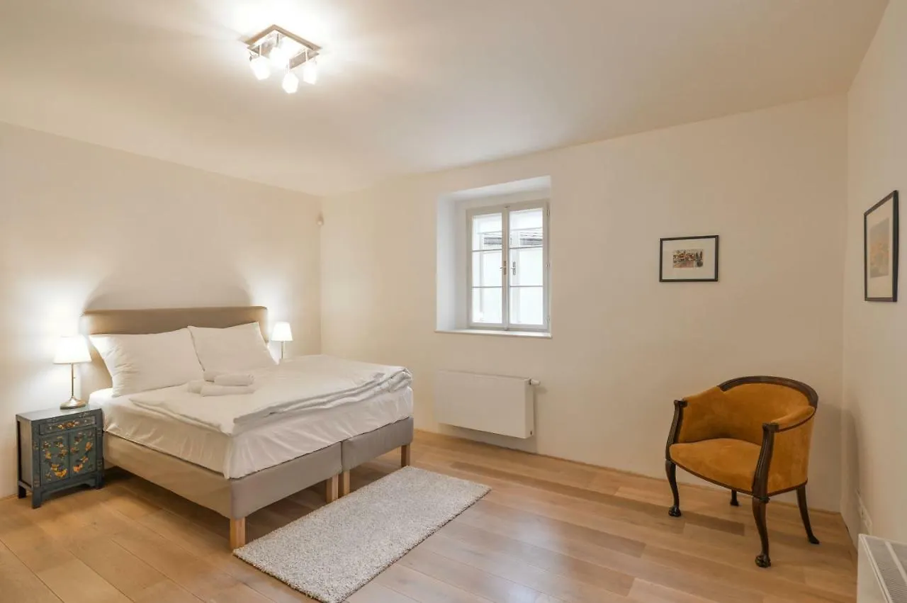 Apartment 18Th Century Baroque Residence Prague