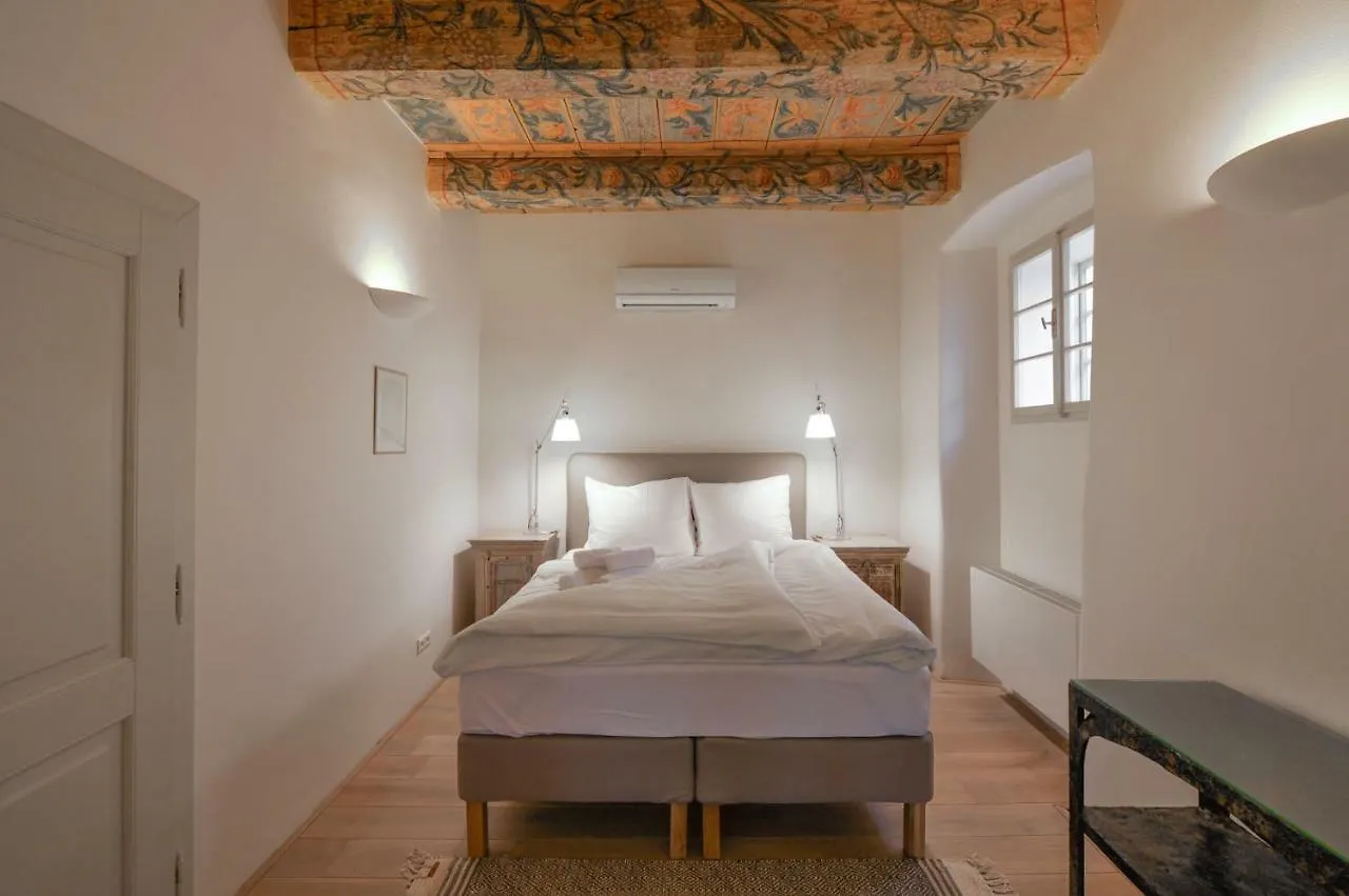 18Th Century Baroque Residence Prague Apartment